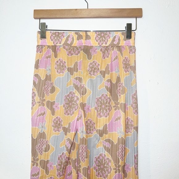 Forever21 yellow pull on floral palazzo wide leg lightweight pants - Picture 6 of 9